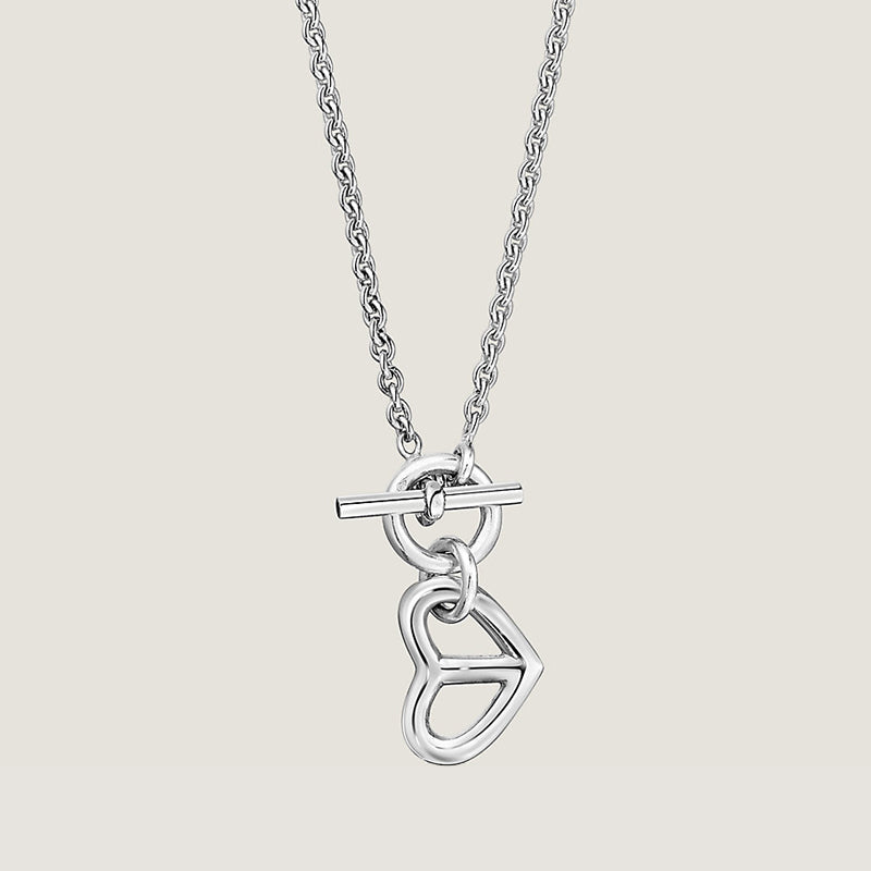 Hermes Cache-coeur Amulette Pendant 18K Gold Necklace